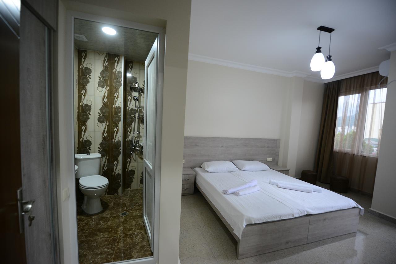 Family Hotel Batumi Kültér fotó