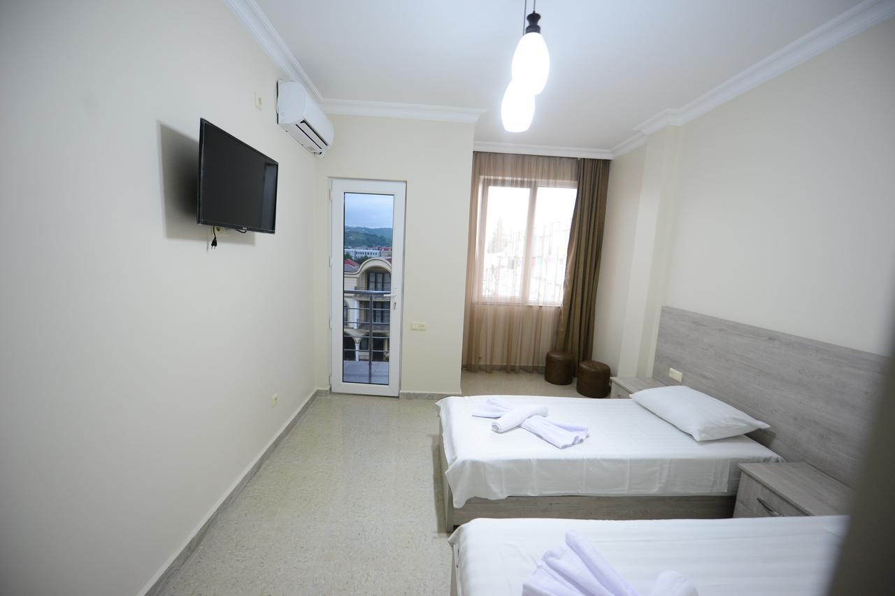 Family Hotel Batumi Kültér fotó